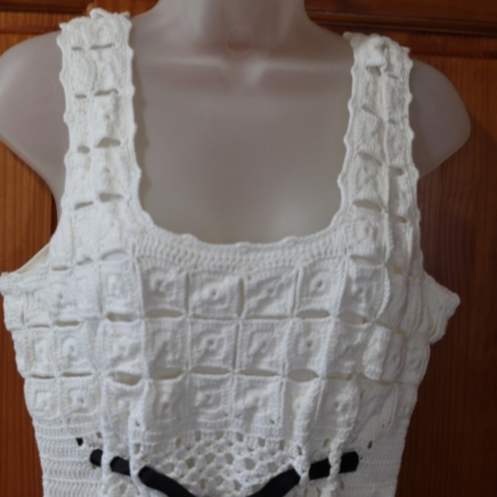 Gaby & Eden White Crochet Black Bow Tank Top LG Bohemian Elegant - Picture 3 of 13